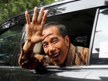 Jokowi Nyoblos di TPS 18 Taman Suropati Menteng