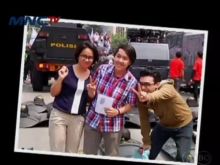 Warga Jakarta Narsis di Tengah Penjagaan Gedung MK