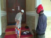 Mayat Bayi Laki-laki Ditemukan di Pintu Masjid