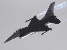 Jet Tempur F-16 Tabrak Pesawat Sipil di Langit AS