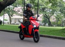 Presiden Jokowi Jajal Motor Listrik Buatan Mahasiswa ITS