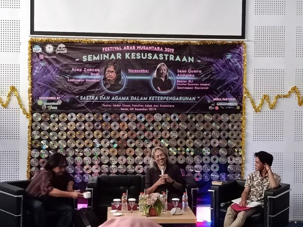 UIN Jakarta Ngobrol Bareng Seniman: Apa Iya Sastra dan Agama Harus Dipisah?
