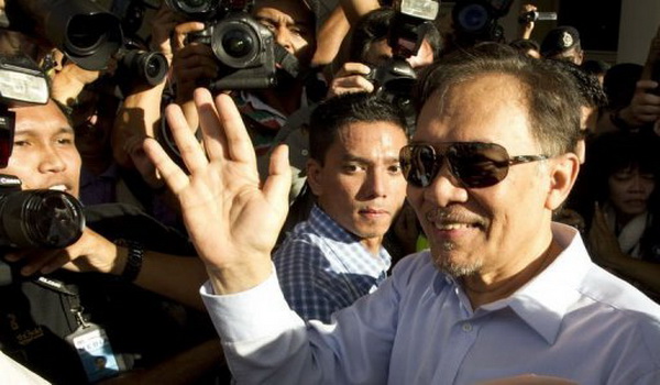 Ledakan bom warnai vonis bebas Anwar Ibrahim