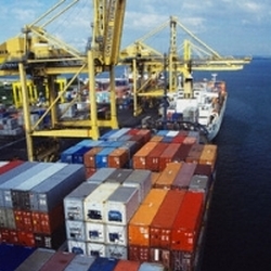 Arus peti kemas Pelabuhan Tanjung Perak naik 56%