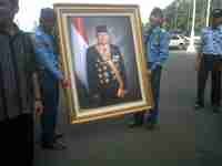 Ketua MPR minta pembanting foto SBY dihukum