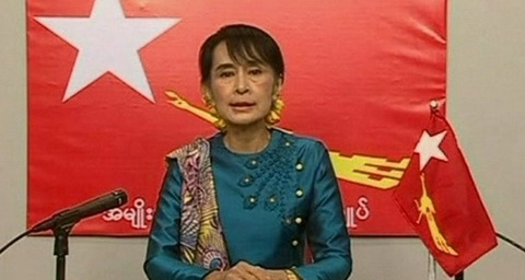 Aung San Suu Kyi boikot Parlemen Myanmar