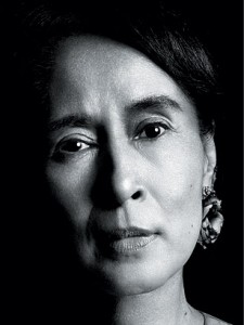 Suu Kyi akhiri boikot parlemen