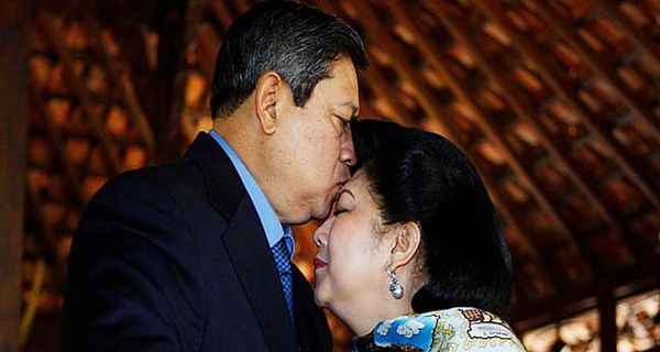 Tanpa SBY, Ani Yudhoyono jalani operasi di AS
