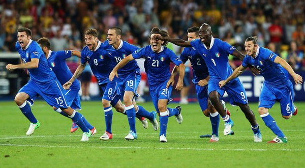 Menangi drama penalti, Italia lolos semifinal