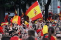 Fans menerobos pesta Spanyol