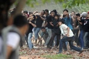 Sengketa lahan di Malang, Warga-TNI bentrok