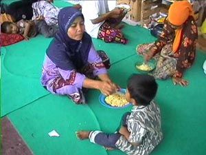 Bantuan pengungsi Sampang dihentikan, Jatim ambil alih