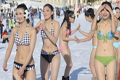 40 model bikini China, berseluncur ski es