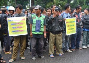 Unjukrasa dukung SK Gubernur ditentang warga Merapi