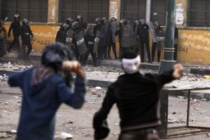 Demonstran Mesir serang gedung-gedung pemerintah