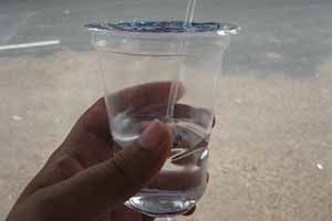 Ribuan gelas air mineral tak laik konsumsi ditemukan