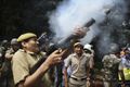 Ricuh pemilihan Dewan Desa, Polisi India lepaskan tembakan