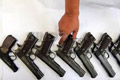 Peserta rapat pleno KPU Papua bawa pistol