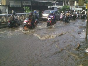 Pembangunan drainase di Makassar buruk
