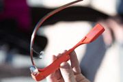 Google siap luncurkan Google Glass akhir 2013