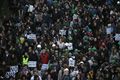 Ribuan guru dan murid gelar aksi demo di Madrid