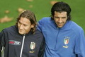 Buffon minta Totti kembali perkuat Azzurri