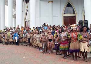 Ribuan umat Katolik Papua turun ke jalan