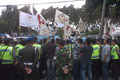 Aksi demo warnai sidang prajurit TNI