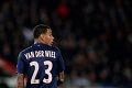 Van der Wiel tak mau tinggalkan PSG
