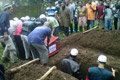 Ratusan orang antar pemakaman Bayu Setianto