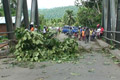 Warga Kelurahan Anday blokir jalan Trans Papua Barat
