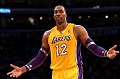 Bryant desak Lakers pertahankan Howard