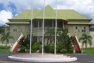 Pasukan adat serang kampus, Kesultanan Ternate minta maaf