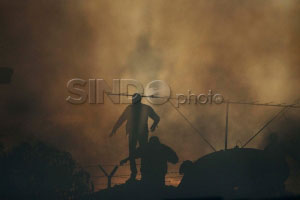 Dua gudang benang di Mojokerto terbakar