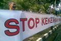 Tolak kekerasan, AJI Surabaya demo lakban mulut