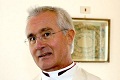 Diduga korupsi, uskup senior Vatikan ditangkap