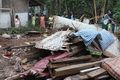 Lapuk, rumah keluarga miskin di Ciamis ambruk