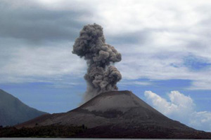 Gunung Lokon kembali mengeluarkan abu vulkanik