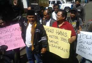 Teman dibegal, wartawan demo Mapolrestabes Bandung