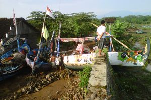Banjir bandang, ratusan perahu nelayan Kendal rusak