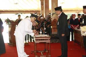 Pimpin Temanggung, Bambang - Irawan resmi dilantik