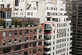 Wanita AS jatuh dari balkon lantai 17 saat kencan pertama