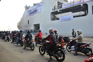 KRI Banda Aceh-593 berangkatkan 1.943 pemudik