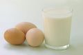 Ribuan siswa SD di Solo makan telur & minum susu
