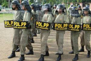 Ratusan anggota Satpol PP Bandung geruduk BKD