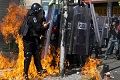 Demo rusuh di Meksiko, siswa & polisi bentrok