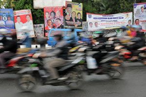 Reklame caleg di Bandung tak berizin