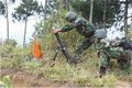 Prajurit Yonif 323 Raider Kostrad latihan menembak di Garut