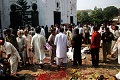 78 tewas akibat dua ledakan bom di gereja Pakistan