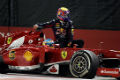 Numpang mobil Alonso, Webber kena penalti 10 grid